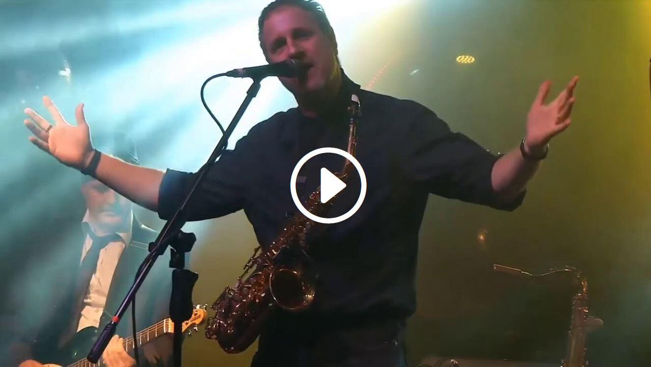 Everybody Needs Somebody - How To Play The Saxophone